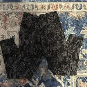 NWOT AERIE LEGGINGS